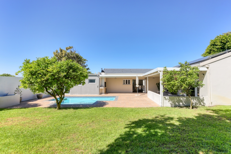 3 Bedroom Property for Sale in Kirstenhof Western Cape